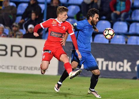 In eventualitatea unui insucces, dinamo ar cobori pana pe locul 5, am face schimb de locuri cu viitorul. Dinamo Bucureşti vs FC Viitorul - Echipe probabile şi ...