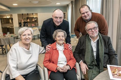 Wouter Vandenhaute Verrast Schoonmama Van Topchef Geert Van Hecke Op 100ste Verjaardag “nu Moet