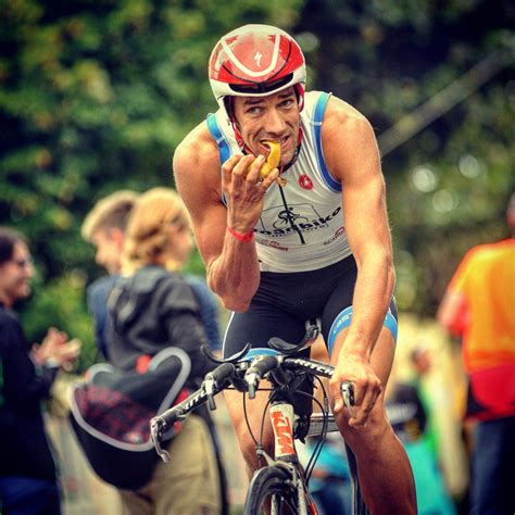 Mit mehr als 20 jahren triathlon erfahrung bauen wir dir das optimale rad für deine bedürfnisse. Die richtige Ernährung für einen Triathlon - Rennrad ...