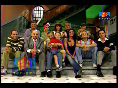 Elyfer torres (enemigo íntimo 2), mark tacher (la reina del sur 2), loreto peralta (la casa de las flores 3) y guerra de vecinos, aunque ya llevan días grabando apenas ayer estuvieron algunos actores haciéndolo en locaciones. Vecinos - Primer Aniversario (2) - YouTube