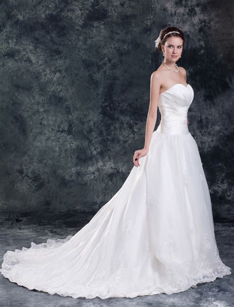Chic A Line Sweetheart Neck Ruched Satin Ivory Bridal Wedding Dress