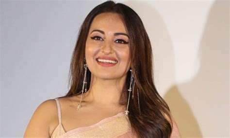 Sonakshi Sinha Issues Apology To Valmiki Community Following Her Bhangi Remark Dynamite News