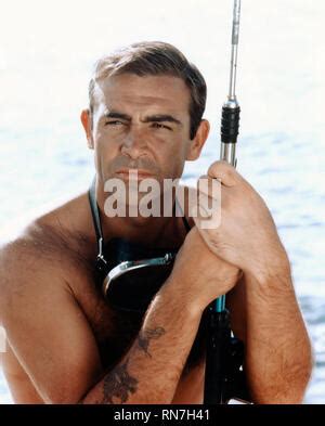 Película Thunderball Sean Connery y Luciana Paluzzi filmar escenas de cama James Bond