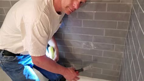 Repairing fiberglass is a bit tricky since there are only a few companies that are truly experts when it comes to. PORCELAIN BATHTUB REPAIR & REFINISHING - KANSAS CITY ...