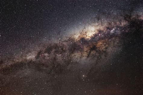 Via Láctea Está Se Deformando Por Colisão Com Outra Galáxia Planeta