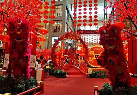 Chinese do most of the decoration for the spring festival on new year's eve, although people begin to decorate their houses around 10 days before. Happy TET 2018! Year of the Dog | Vietnam Advisors