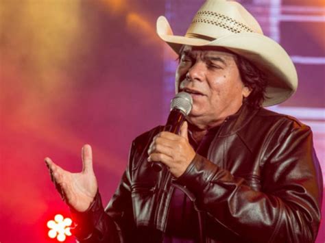 Ele estava intubado desde maio. Morre de covid-19 o cantor Parrerito, do Trio Parada Dura ...