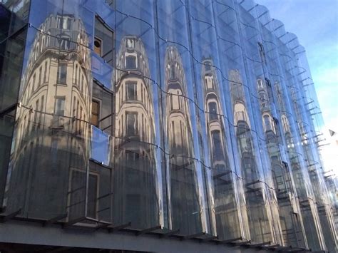 La samaritaine is a historic parisian department store built in 1869. Rénovation de la Samaritaine par l'agence japonaise SANAA ...