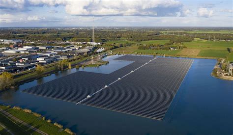 A New Floating Solar Farm Shows That Renewables Can Be Easy