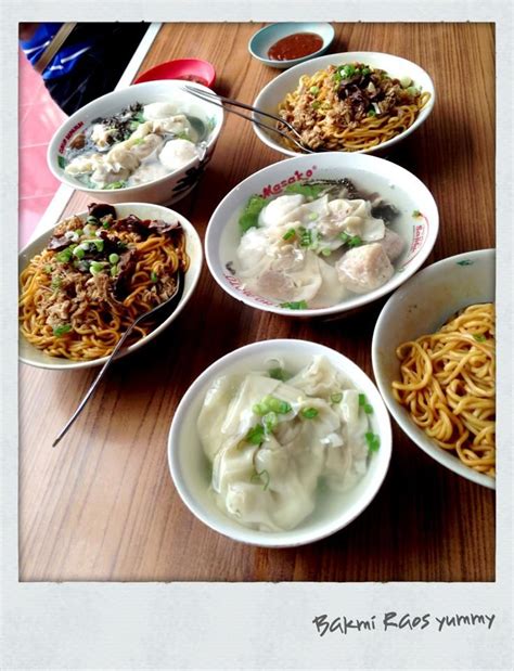 Pork & prawn wonton soup recipe. Mie Raos food stall in Bandung, West Java, Indonesia: Mie ...