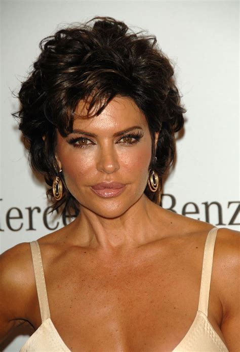 Cute hair styles for medium hair: Celebrity Hairstyle Haircut Ideas: Lisa Rinna Short ...