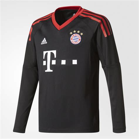 Our sports shirts are available in home game red, away game grey and champions league white. FC Bayern Munich Replica Goalkeeper Jersey