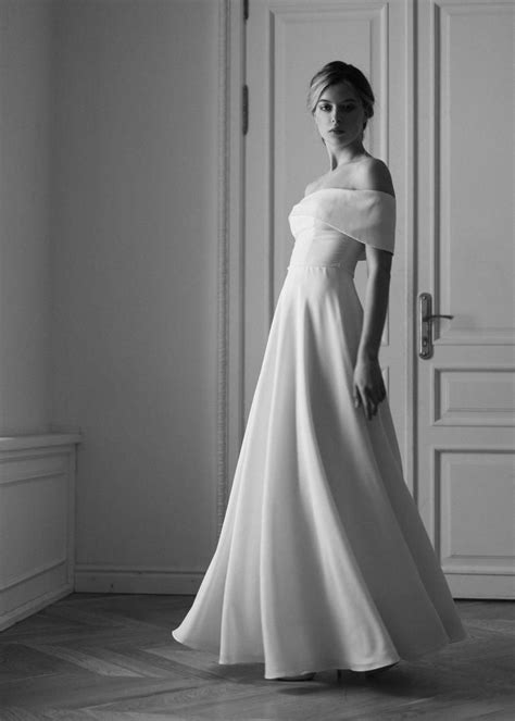 Off The Shoulder Wedding Dress Minimalist Wedding Dress Etsy Elegant Wedding Gowns Wedding