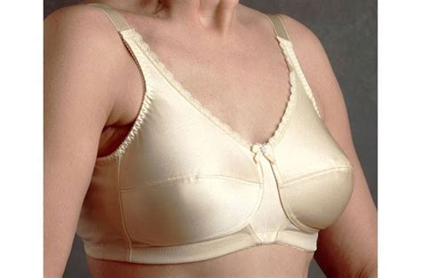 Seamed Or Seamless Bra Which One Should You Opt For