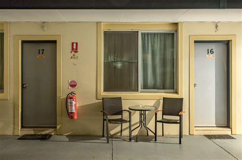 Oddly Soothing Photos Of Australias Roadside Motels Vice