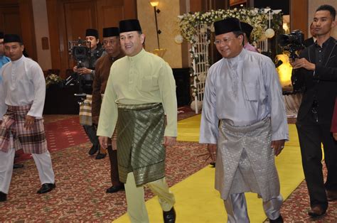 The Kelantan Insider Sultan Muhammad Ke V Menghadiri Majlis Perkahwinan