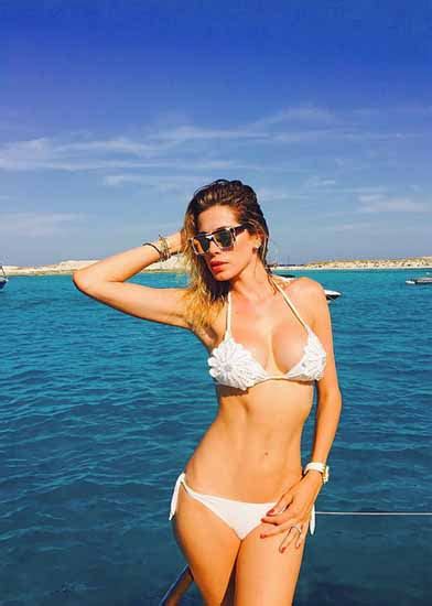 Aida Yespica Il Bikini è Sexy Sotto Il Sole Di Ibiza Tutte Le Foto