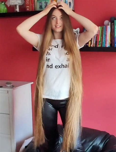 Long Hair Play Grow Long Hair Long Hair Models Model Hair Floor
