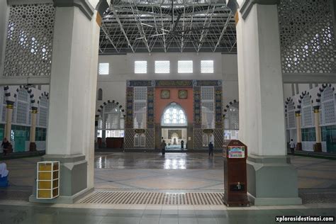 Kota kinabalu, ook wel kk genoemd is met ruim 600.000 inwoners de hoofdstad van de staat sabah. Masjid Bandaraya Kota Kinabalu - juga dikenali sebagai ...