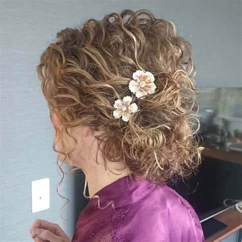 27 Updos For Curly Hair Designsideas Hairstyles Design Trends