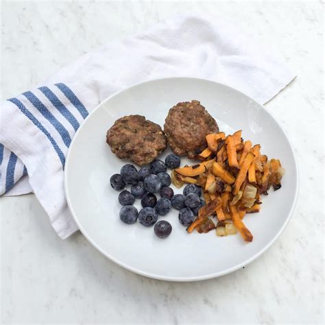 We've been eating a whole food diet for years, and i could never get my breakfast sausage just right. Whole 30 + Paleo Breakfast Sausage Recipe | Olive You Whole