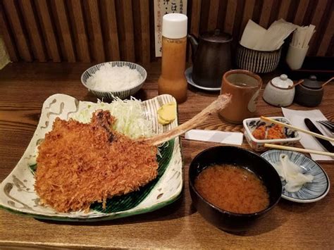 Tonkatsu is one of the classic dishes that everyone visiting japan should try! Tonkatsu Dinner at Fujiki Ningyocho (富士喜 人形町 (富士㐂 (フジキ ...