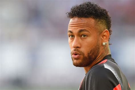 Неймар (neymar) футбол нападающий бразилия 05.02.1992. Report: Neymar Still Pondering A Return to Barcelona - PSG Talk