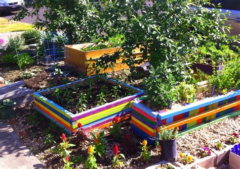 20 Colorful Raised Garden Beds