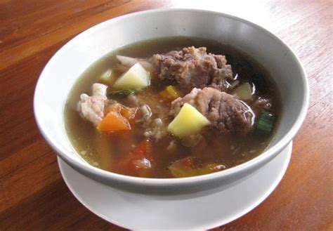 Inilah resep sayur sop sederhana dan enak cita rasanya. Rahasia Resep sop buntut sapi super enak dan gurih | Tepungsagu.com