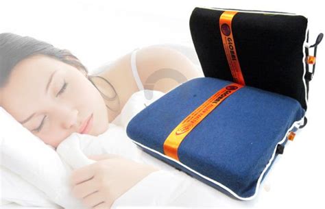 Bantal merupakan perlengkapan tidur pasangan kasur. Bantal panas yg dapat menyembuhkan berbagai macam penyakit ...