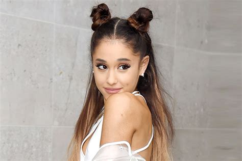 لإزالة شعر الساقين بالشمع، افركي الشريحو من الركبة للكعب. Ariana Grande writes thank you note to fans ...