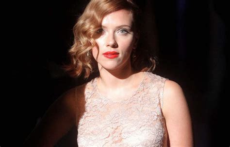 Scarlett Johansson Tak Permasalahkan Foto Telanjangnya