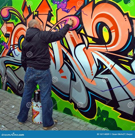 Graffiti Artist Editorial Image 18773392