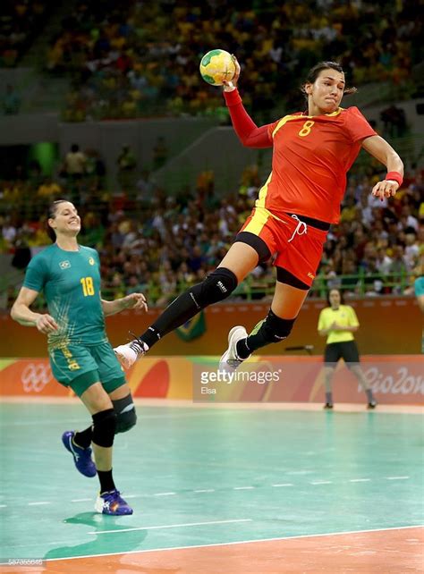 Iar cristina neagu și gabi szabo, căci despre ele este vorba, sunt două femei intel. Handball - Olympics: Day 3 | Handball, Olympics, Rio ...