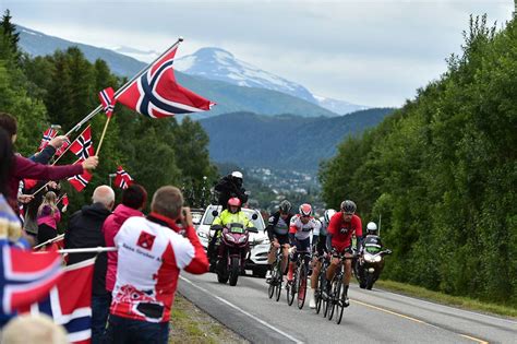 As the arctic ice recedes, the cruise industry is eyeing new. Arctic Race of Norway — Moscon s'offre un sommet ...