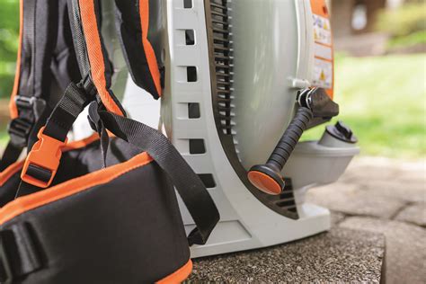 Maybe you would like to learn more about one of these? STIHL BR 800 C-E Magnum Backpack Blower - Sharpe's Lawn Equipment & Service, Inc.