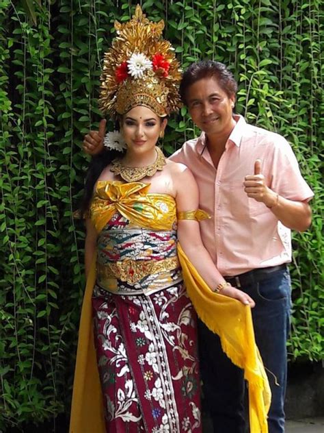 We did not find results for: Wanita Cantik Pakai Kemben di Bali Ternyata Bukan Puteri ...