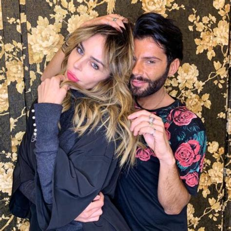 Federico fashion style è il parrucchiere più richiesto del momento e, come ogni persona di successo, attira complimenti e attestati di stima ma anche innumerevoli critiche. Federico Fashion Style non è gay: ha una compagna e una figlia