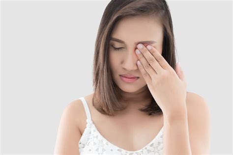 Swollen Eyeball Causes And Treatments