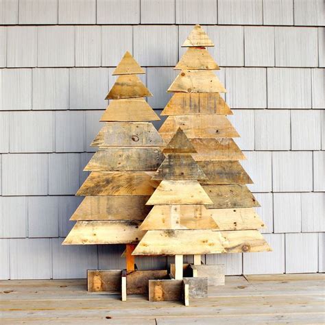 10 Wooden Christmas Tree Ideas
