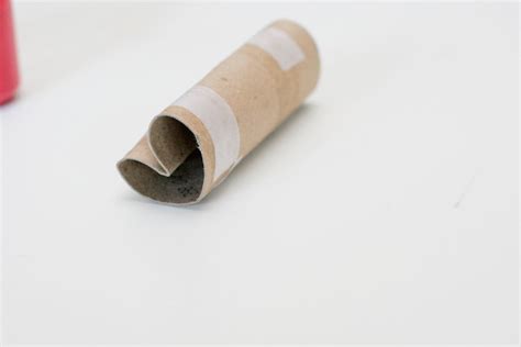 This cream heart design toilet roll holder would make a stylish bathroom decor accessory for vintage, shabby chic or modern homes. Toilet Paper Roll Heart Stamp // made with love : Blog a ...