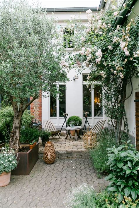 49 Beautiful Townhouse Courtyard Garden Designs Best Mystic Zone