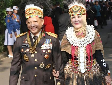 Tri Suswati Istri Menteri Dalam Negeri Tito Karnavian