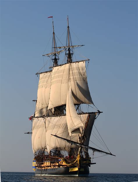 Golocalprov Eighteenth Century Tall Ship To Dock At Fort