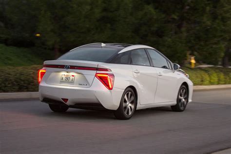 2019 Toyota Mirai Review Trims Specs And Price Carbuzz