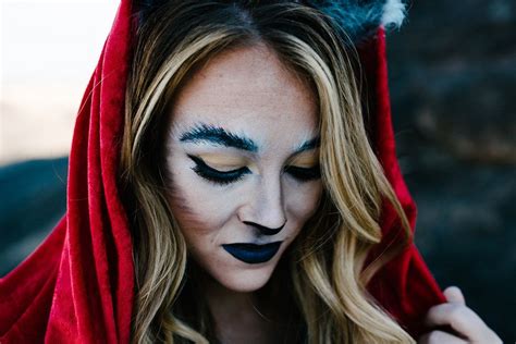 Just beautiful winged shadow, imitation fur on the sides around the eyes, and blood red lips. The Wolf in 2020 | Wolf, Halloween, Wolf makeup