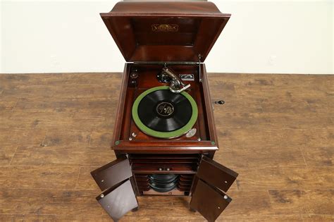 Victor 1920 Mahogany Victrola Wind Up Record Player Phonograph Model Vv X
