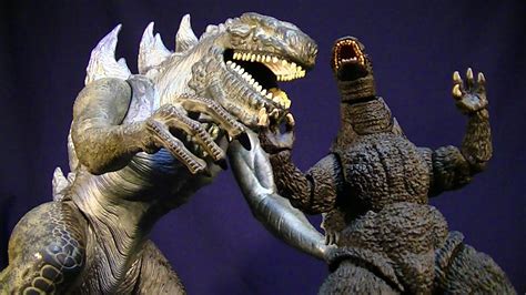 Unlike the other toys from the 1998 godzilla movie, this hand puppet was not made by trendmasters. TRENDMASTERS ULTIMATE GODZILLA 1998 LARGE KAIJU FIGURE ...
