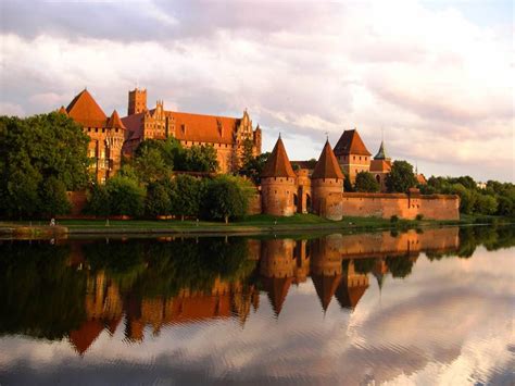 Malbork Castle Poland Exploring Worlds Largest Castle
