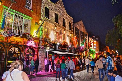 The Famous Temple Bar Area Dublin Ireland Tuviajedegrupo